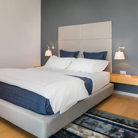 Ultraluxury Elyzeum With Heated Pool Villa