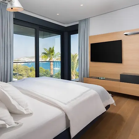 Villa Ultraluxury Elyzeum With Heated Pool Trogir