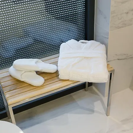 Ultraluxury Elyzeum With Heated Pool