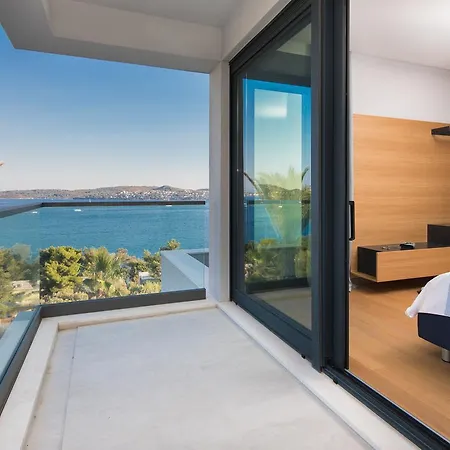 Villa Ultraluxury Elyzeum With Heated Pool *