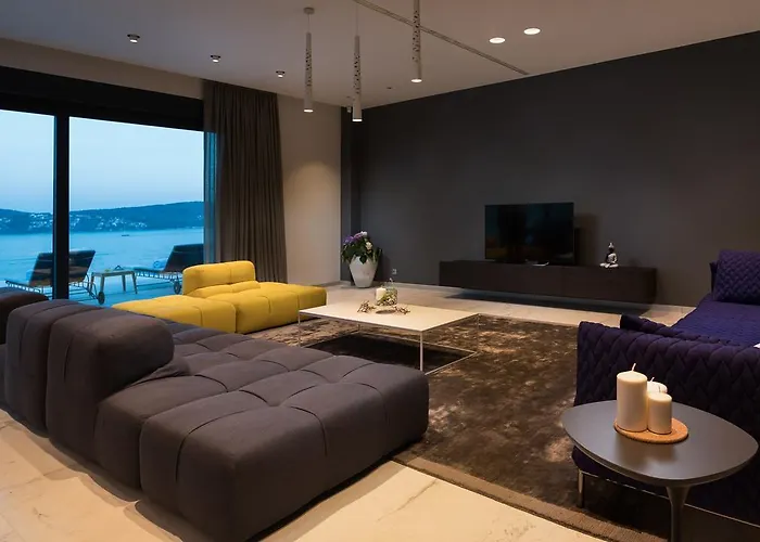 Ultraluxury Elyzeum With Heated Pool * 特罗吉尔