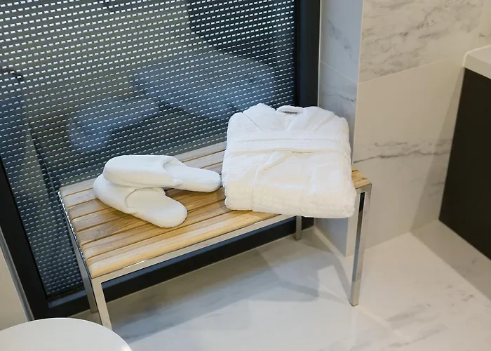 Ultraluxury Elyzeum With Heated Pool