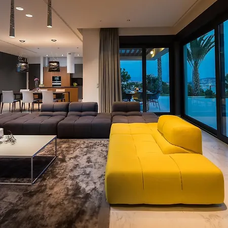 فيلة Ultraluxury Elyzeum With Heated Pool تروغير