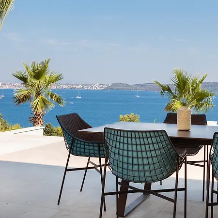 Ultraluxury Elyzeum With Heated Pool