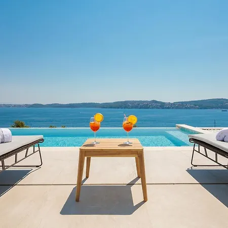 فيلة Ultraluxury Elyzeum With Heated Pool