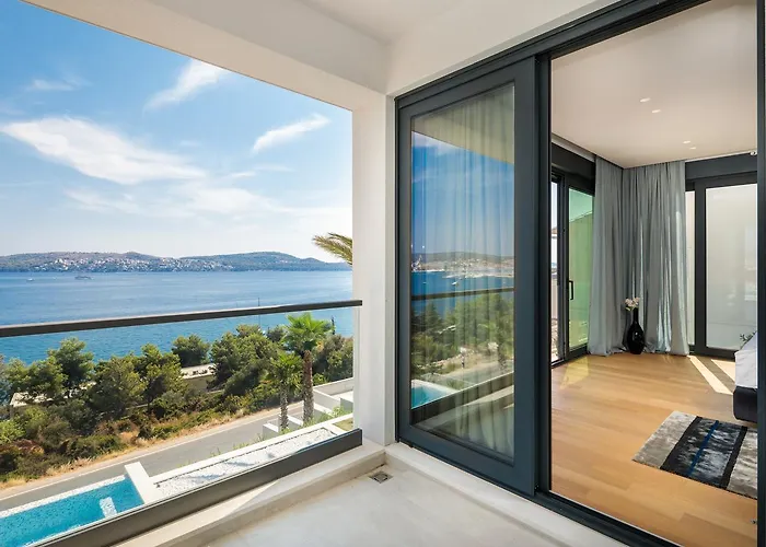 Ultraluxury Elyzeum With Heated Pool Villa *