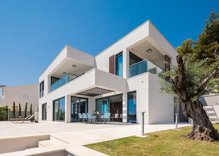 Ultraluxury Elyzeum With Heated Pool Vila