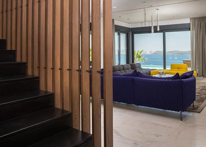 Ultraluxury Elyzeum With Heated Pool