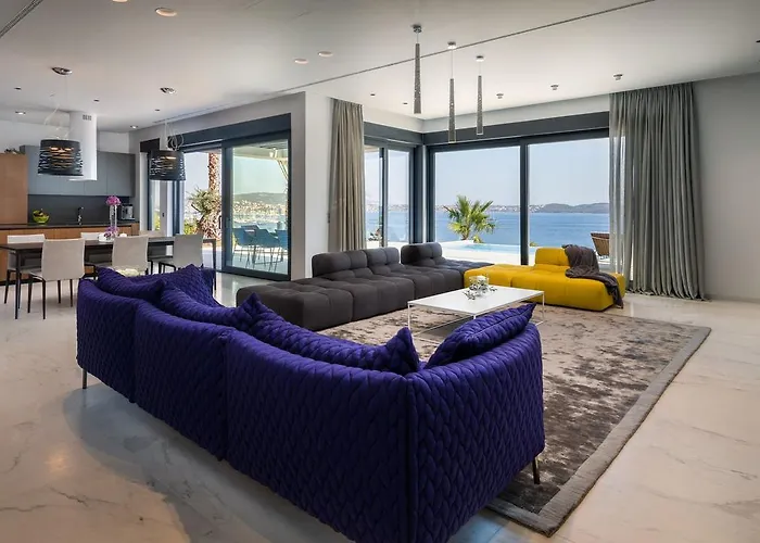 Ultraluxury Elyzeum With Heated Pool Trogir