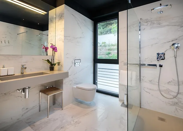 Ultraluxury Elyzeum With Heated Pool *