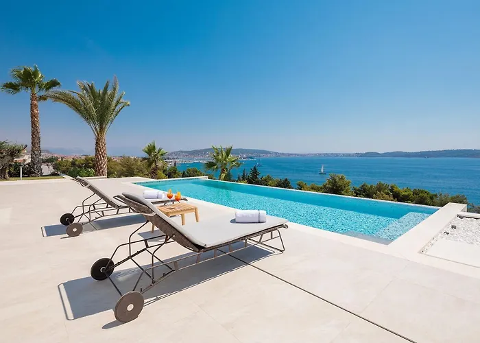 Ultraluxury Elyzeum With Heated Pool